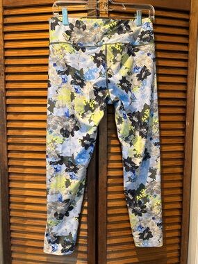 Perfect Moment  Floral Active Leggings - Blue/Yellow